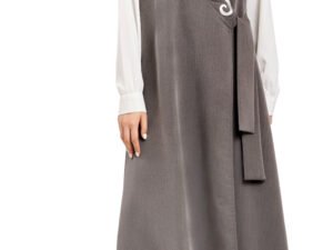 Sleeveless stylish Set with Inner Shirt