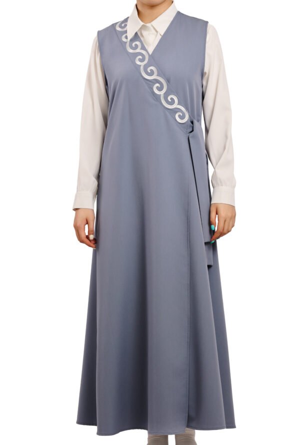 Sleeveless stylish Set with Inner Shirt - Image 6