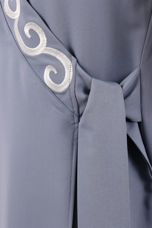 Sleeveless stylish Set with Inner Shirt - Image 4