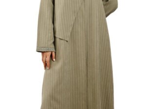 Modest Set with Shoulder Buttons & leaves details
