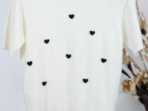 T-shirt with mini hearts
