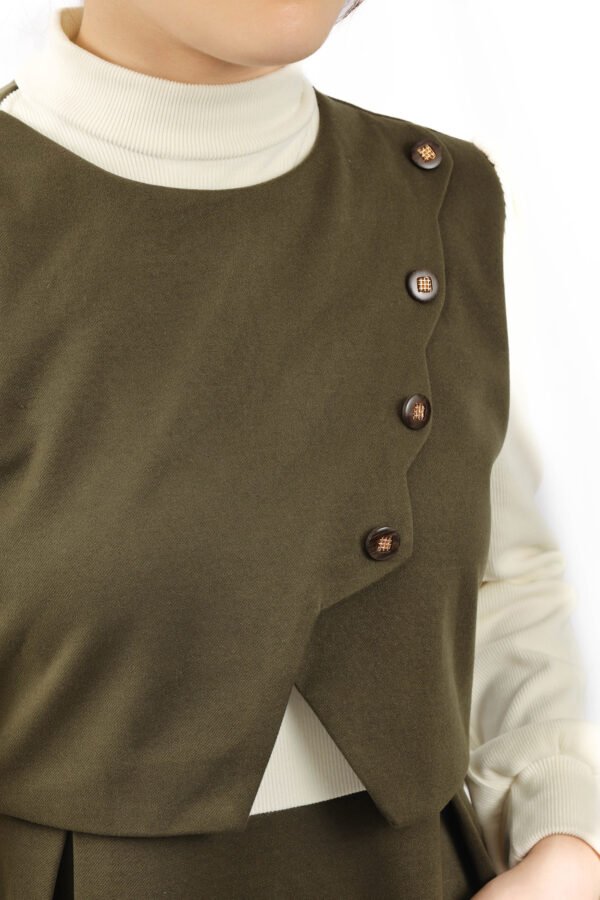 Modest Buttoned Look - Image 2
