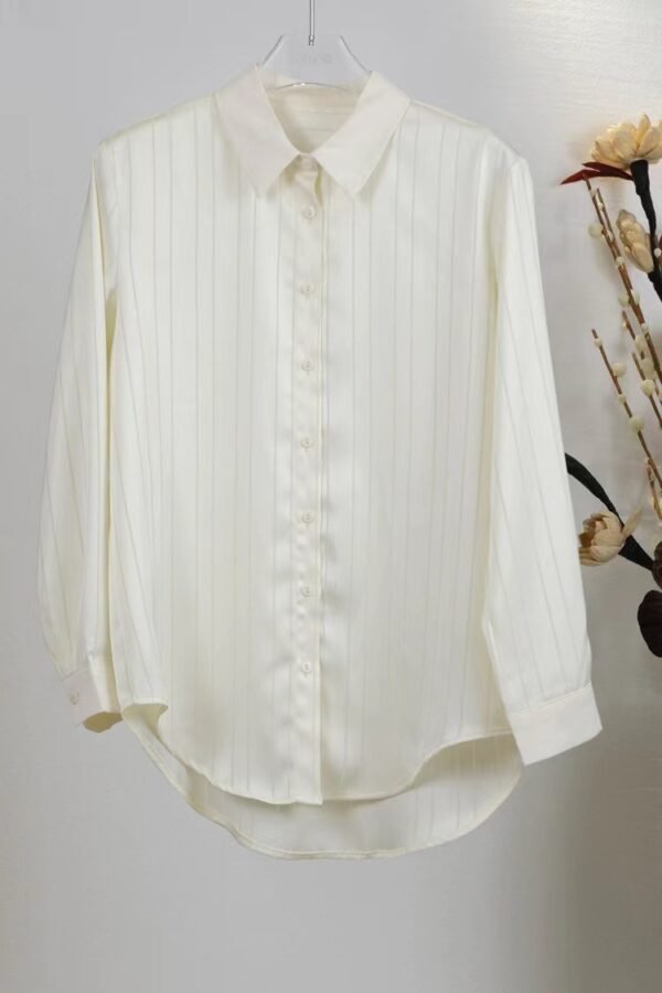 Basic stripped shirt with longer back