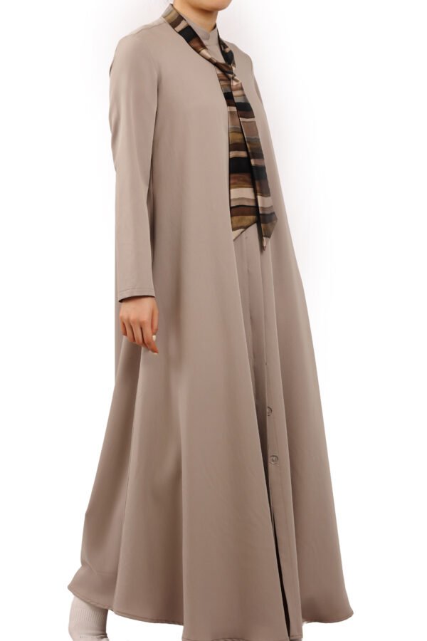 Classic abaya with colorful scarf - Image 2