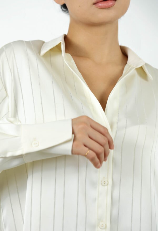 Classic shirt with striped lines - Image 4