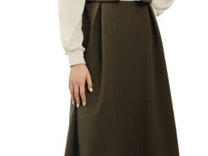Modest Buttoned Look