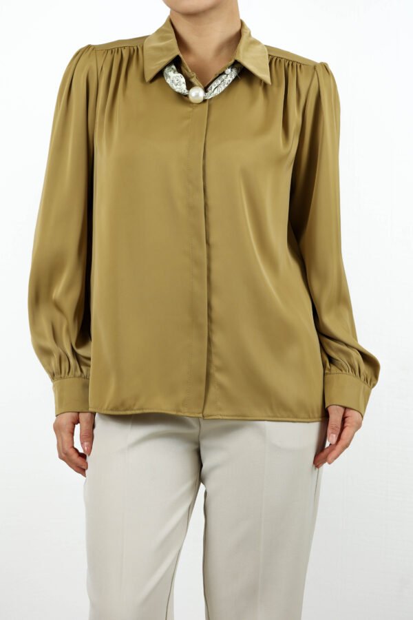 Collar Charm Pearl Blouse